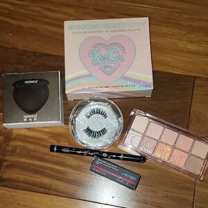 KimChi Chic Beauty Spinning Hearts Love Palette with Silver Shade